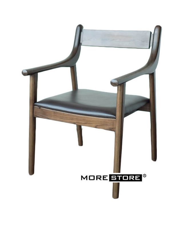 Mẫu ghế ănhiện đại với thiết kế cách tân đơn giản mang đến vẻ đẹp cho căn phòng ăn gia chủ.